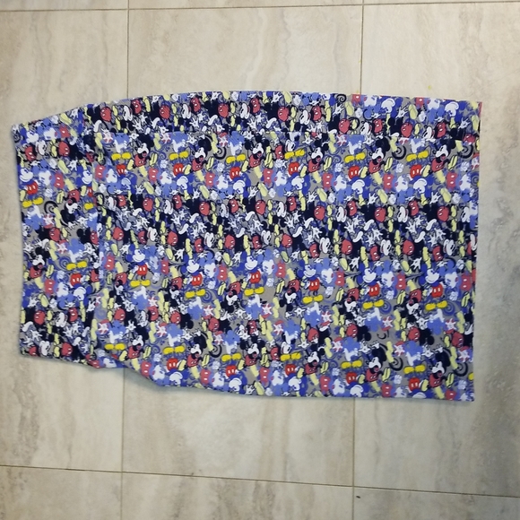 LuLaRoe Cassie Disney XS textured pencil skirt Mickey mouse red white & blue - Picture 6 of 7